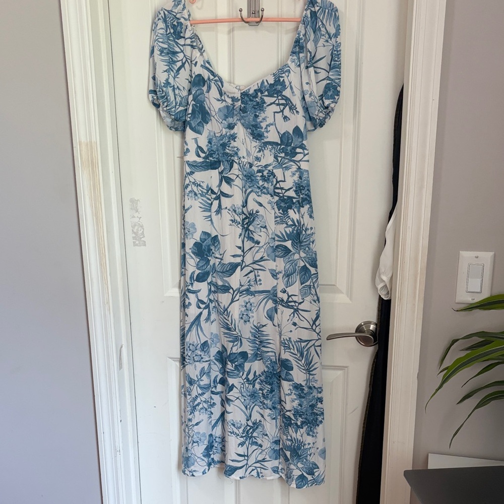 Sweet Wanderer Blue and White Floral Midi Dress